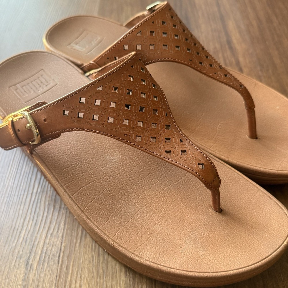 FitFlop Skinny Lattice Tan Leather Thong Sandals 8 Coastal Beach Vacation Summer